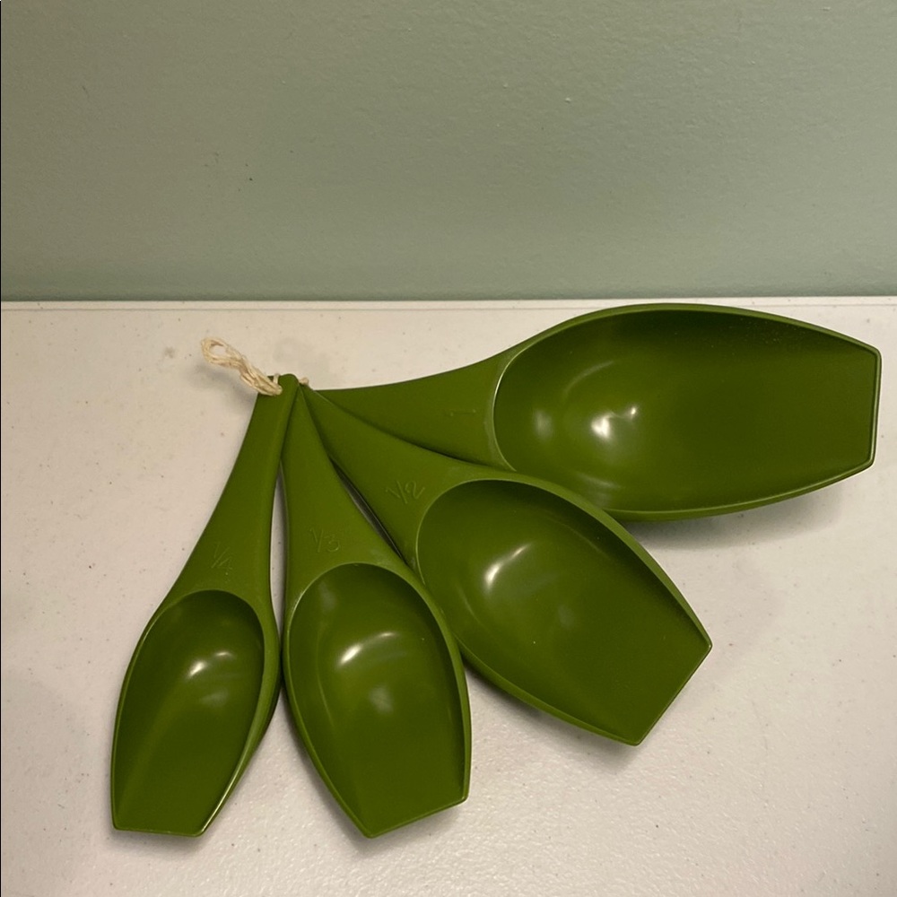 Vintage Foley Avocado Green Measuring Nesting  Spoon Set